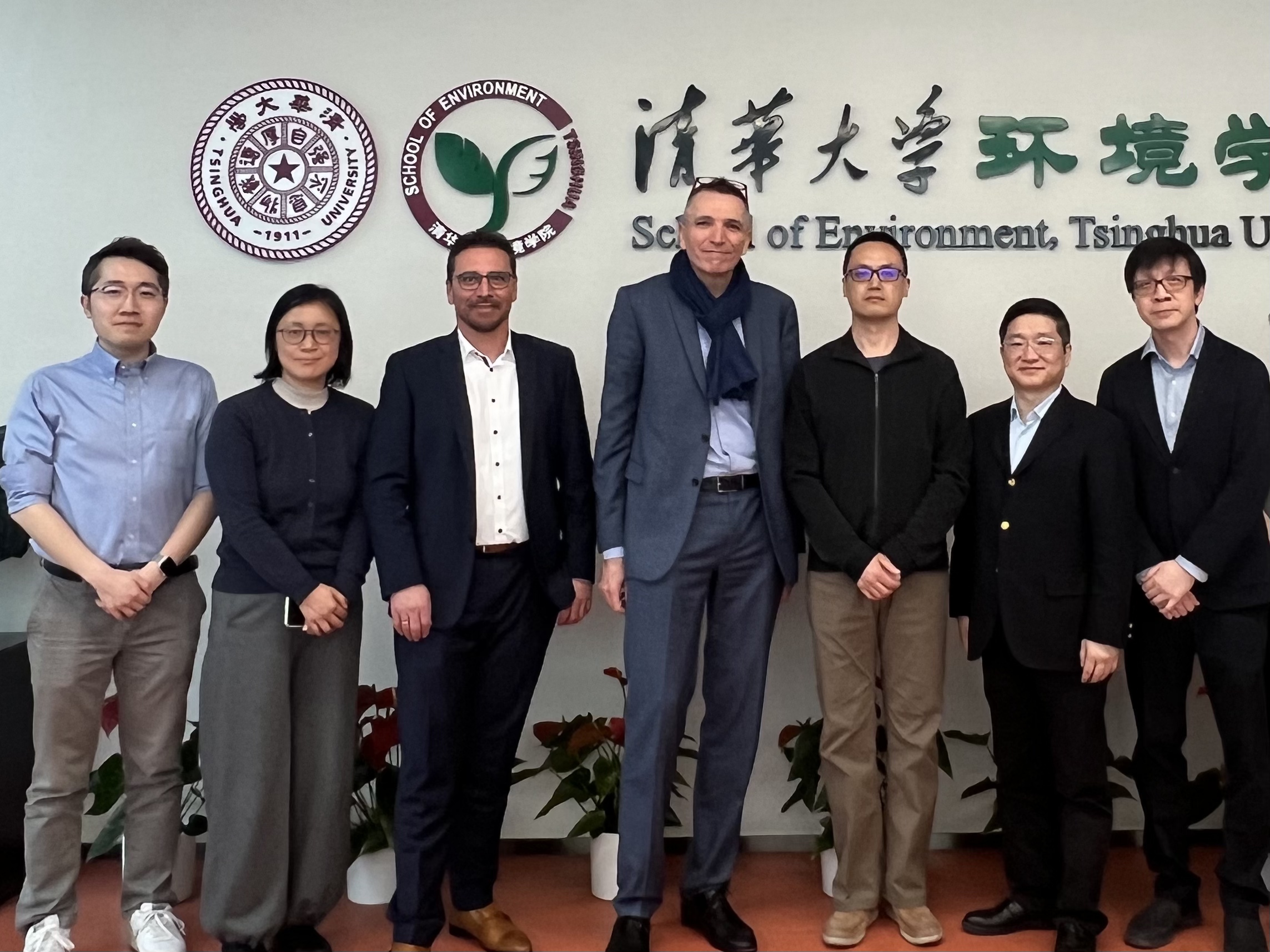 20250313-施耐德电气代表团访问精品无码久久久久久久久_国产精品一区二区三区四区五区_欧美亚洲国产激情一区二区_午夜精品久久久久久久久久久久_亚洲欧洲中文日韩久久AV乱码_91精品欧美一区二区三区_久久精品一区二区免费播放_日韩高清大片永久免费入口_久久国产欧美日韩精品免费_欧美一区二区三区久久综合_国产精品天天狠天天看 探讨能源转型与绿色创新合作-环境学院-施耐德电气代表团与环境学院参加交流人员合影.jpg